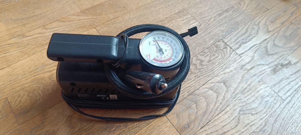 Автомобилен компресор 12V