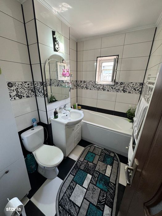 Apartament 2 camere(transformat in 3)decomandat-zona Anda