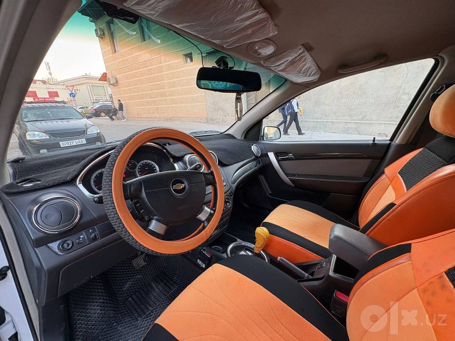 Nexia 3 avtomat sotiladi
