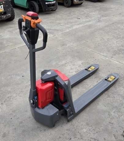 Механичен високоповдигач (стакер) на най-добри цени