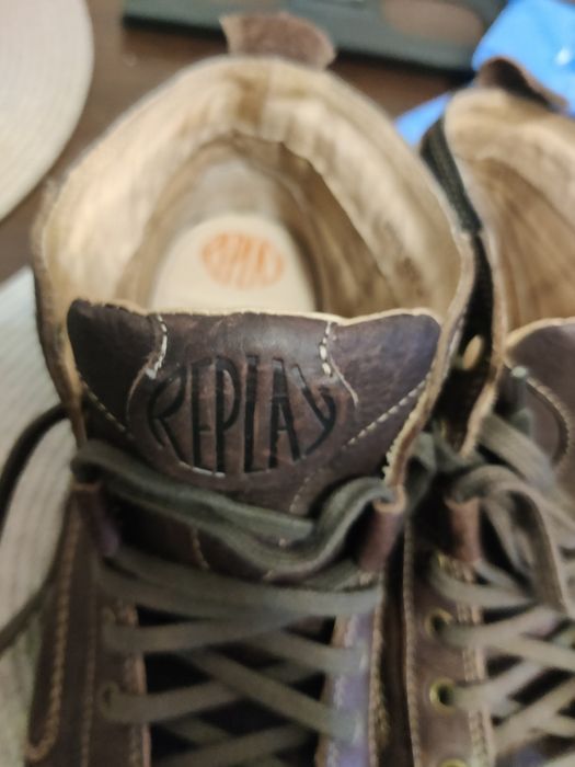 Vând pantofi de piele  45