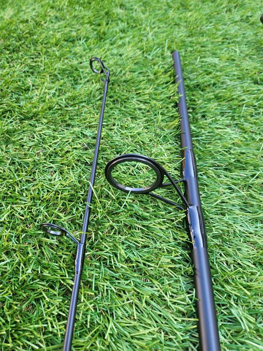 Въдици FL Ultra Team Carp +макари   Black  Force  8000