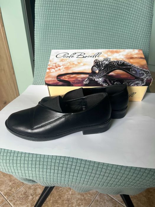 Черни ниски обувки