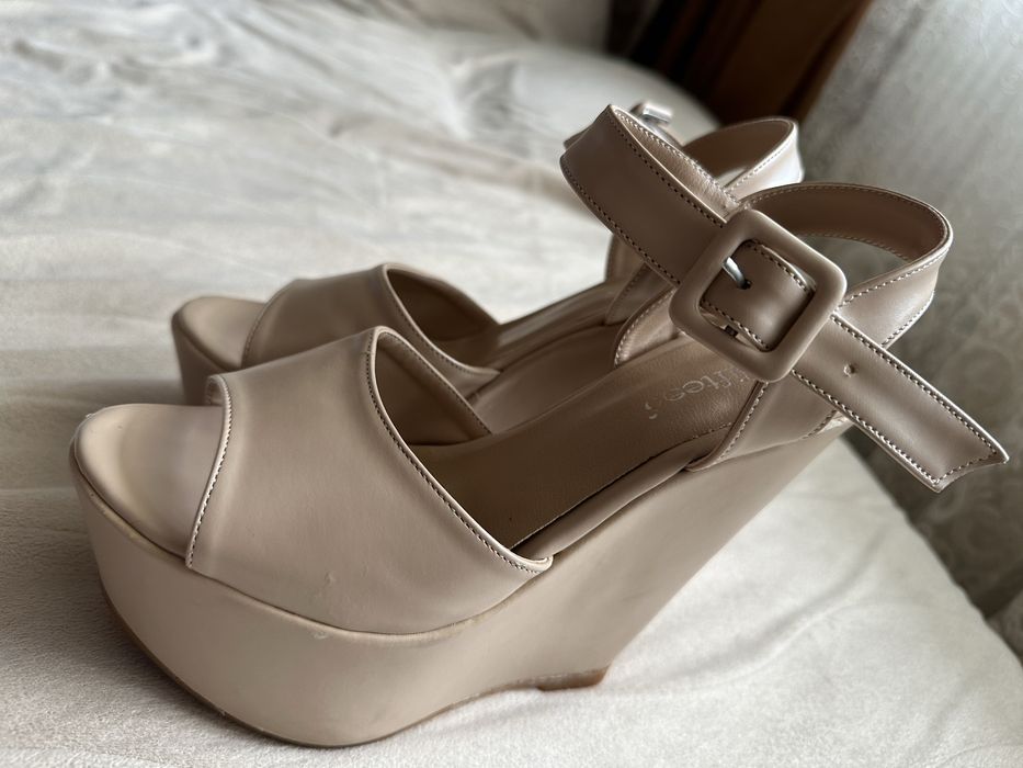 Обувки на платформа