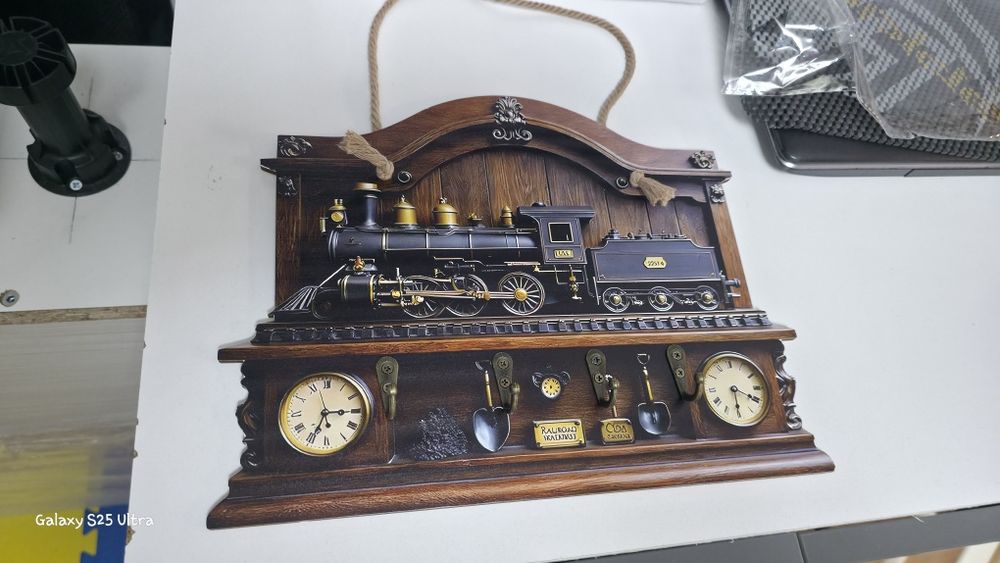 Placa cuier agatator de chei perete model 3d tren