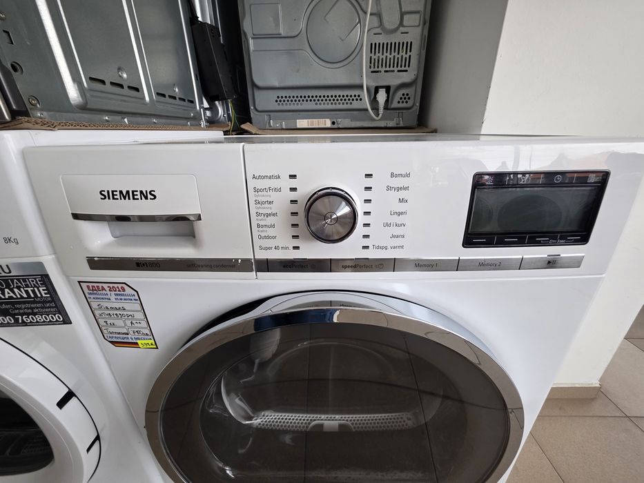 Сушилня с термопомпа Siemens iQ800