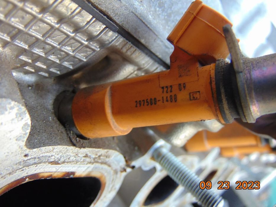 Rampa cu injectoare Suzuki Vitara m16a sx4 injector suzuki 1.6 benzina cod  2014-2019