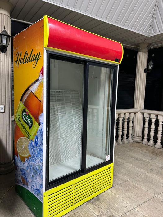 2 Холодильника (витринный, торговый)