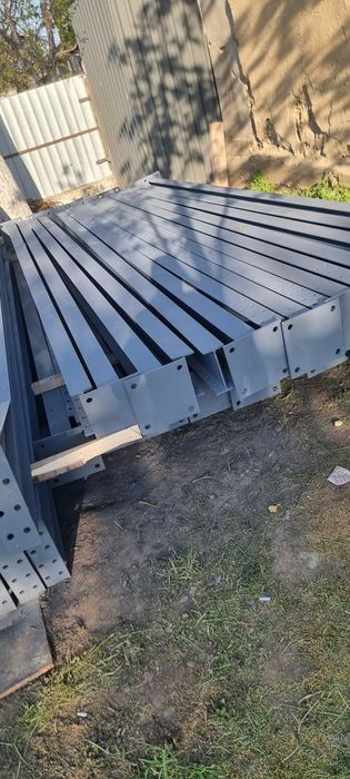 Vând structură metalică 10×20×4h
