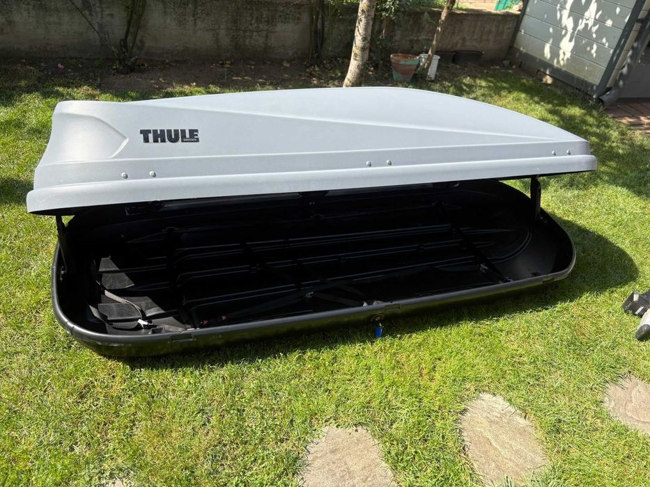 set thule: cutie portbagaj, bare transversale si picioare de prindere