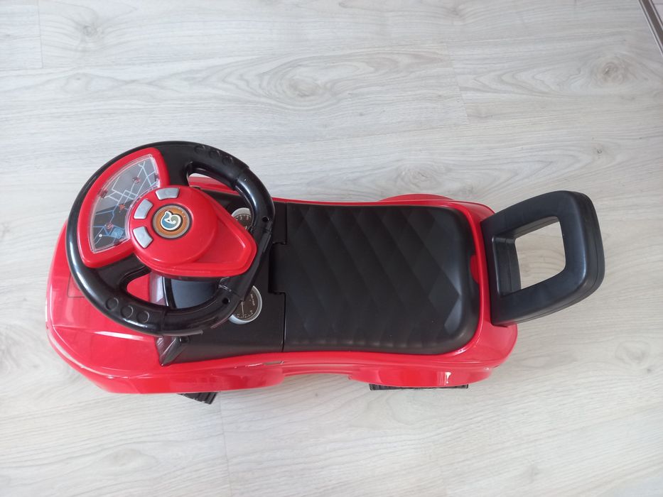 Детска кола за бутане с крачета