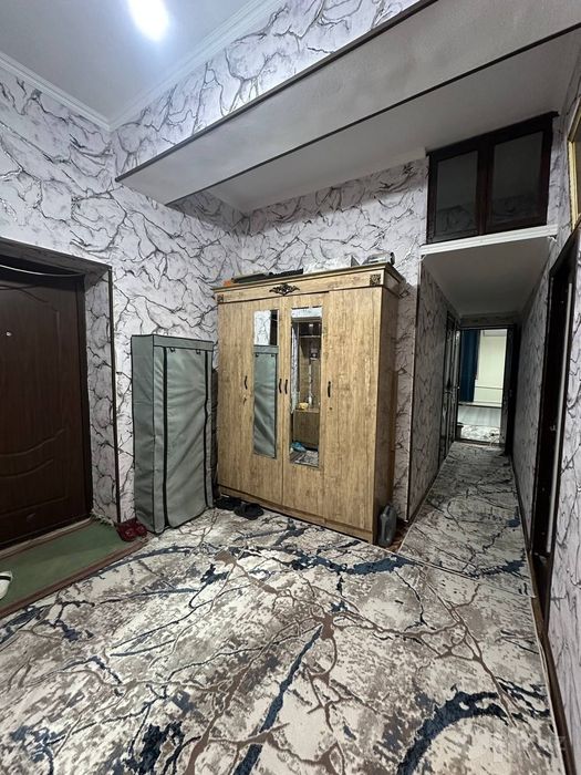 Kvartira sotiladi yangi bozor Hamrozni oldida 3xona 120 kvadrat skvazn