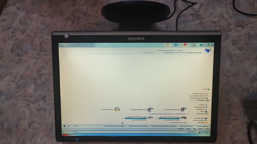 Монитор Samsung 226b. (22 дюймов)