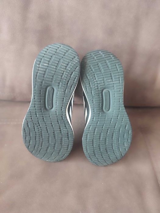 Детски маратонки Adidas , номер 32, цена 40 лв.