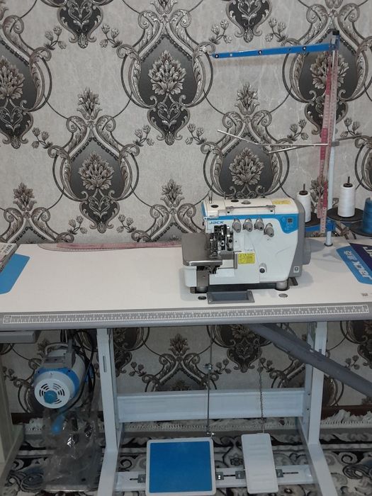 Оверлок Jack E4s