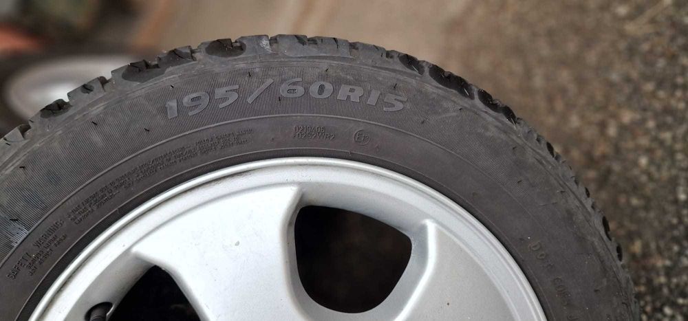 Jante aliaj BORBET originale 195/60 R15 cu cauciucuri de iarna