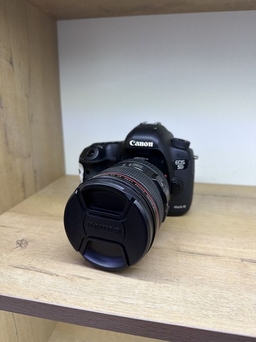 Фотоаппарат Canon EOS 5D