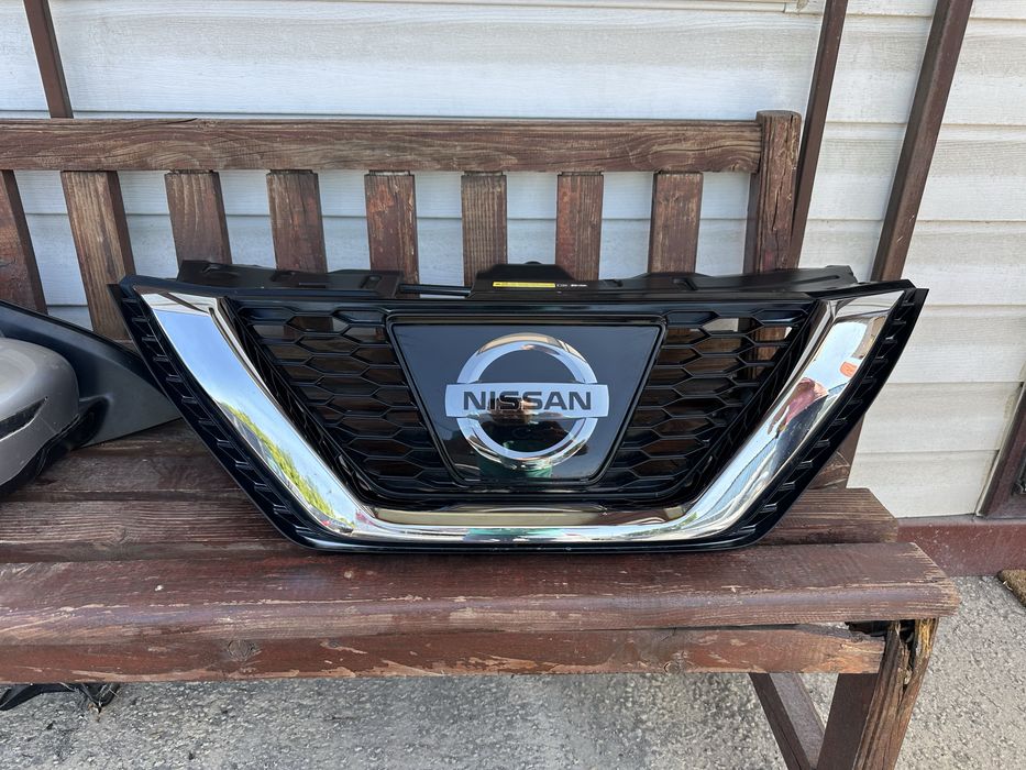 Решетка/Маска предна броня Нисан Кашкай J11