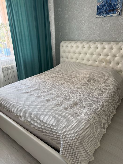 Продам двуспальную кровать