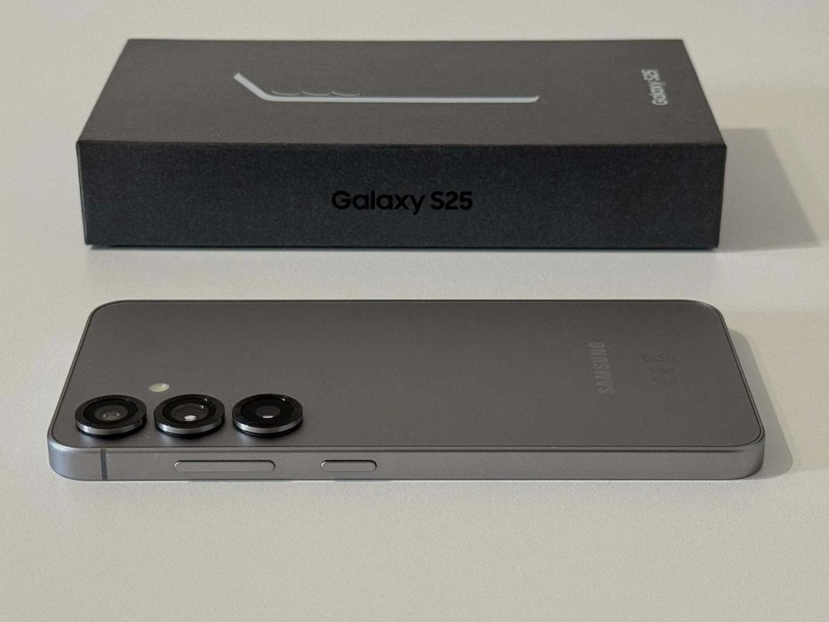 Бартер! Samsung Galaxy S25 256GB Silver Shadow (Сив)