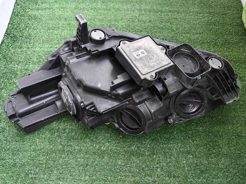 Фар за Ford C-Max / Форд Ц-Макс