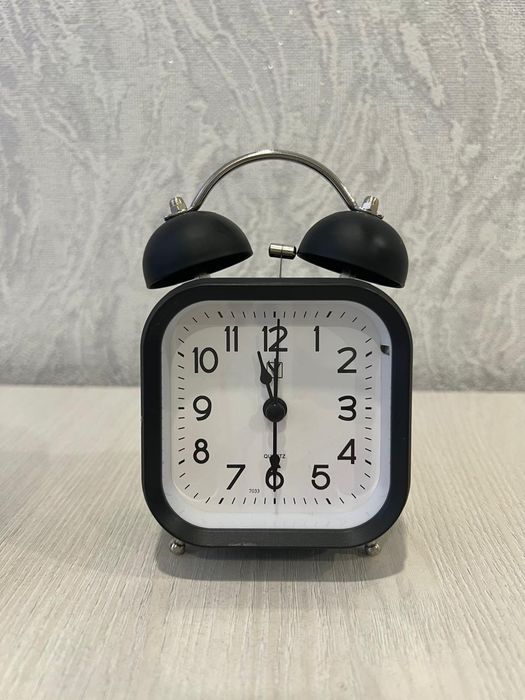 Продам часы настольные