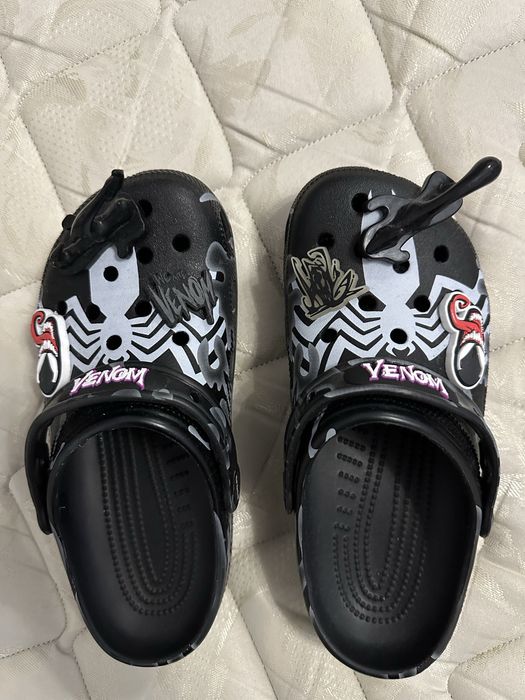 Crocs Venom + stickuri - EDITIE LIMITATA