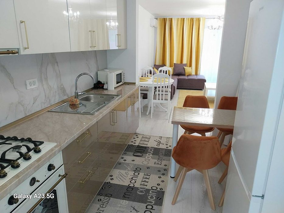 Inchiriez apartament 2 camere decomandate Dacia loc de parcare subteran inclus