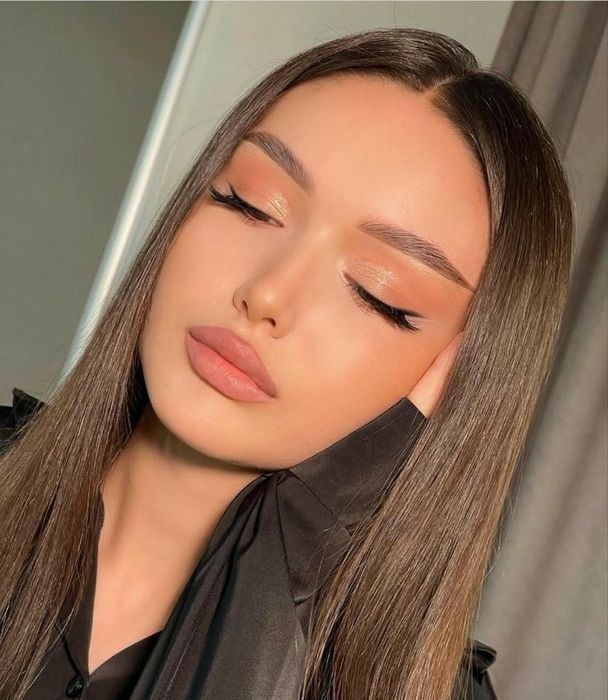 Макияж . Опытный визажист