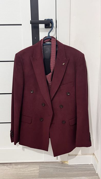 Продам костюмы цены вописание