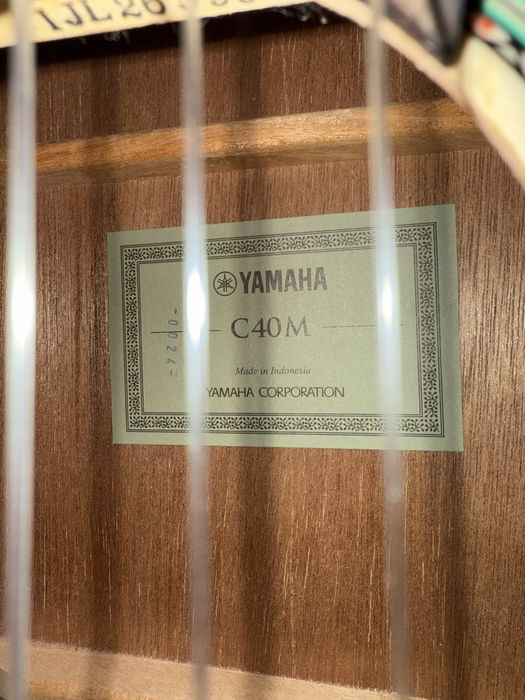 Гитара практически новая