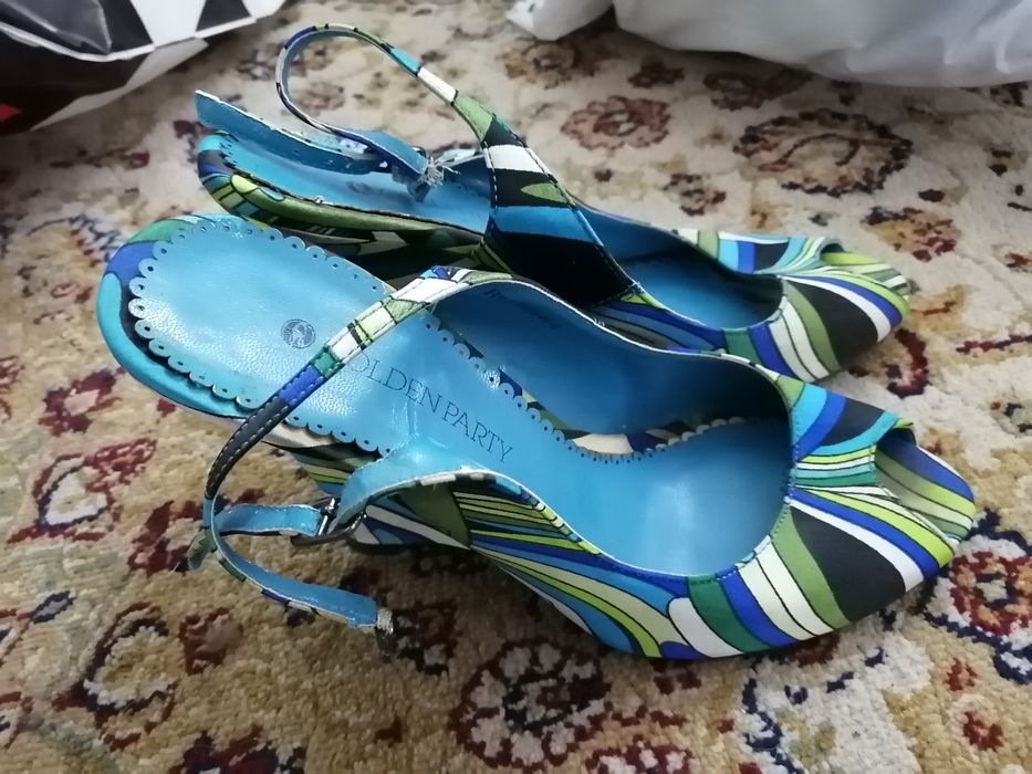 Женская обувь размер 35