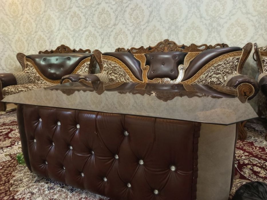 Срочно продам комплект гостиной мебели