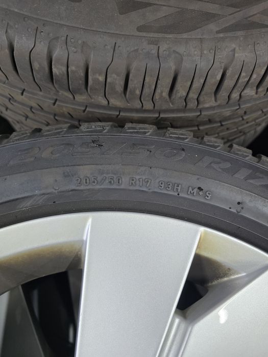 4 Броя 205/50/17 Pirelli 2x7mm 2x5mm