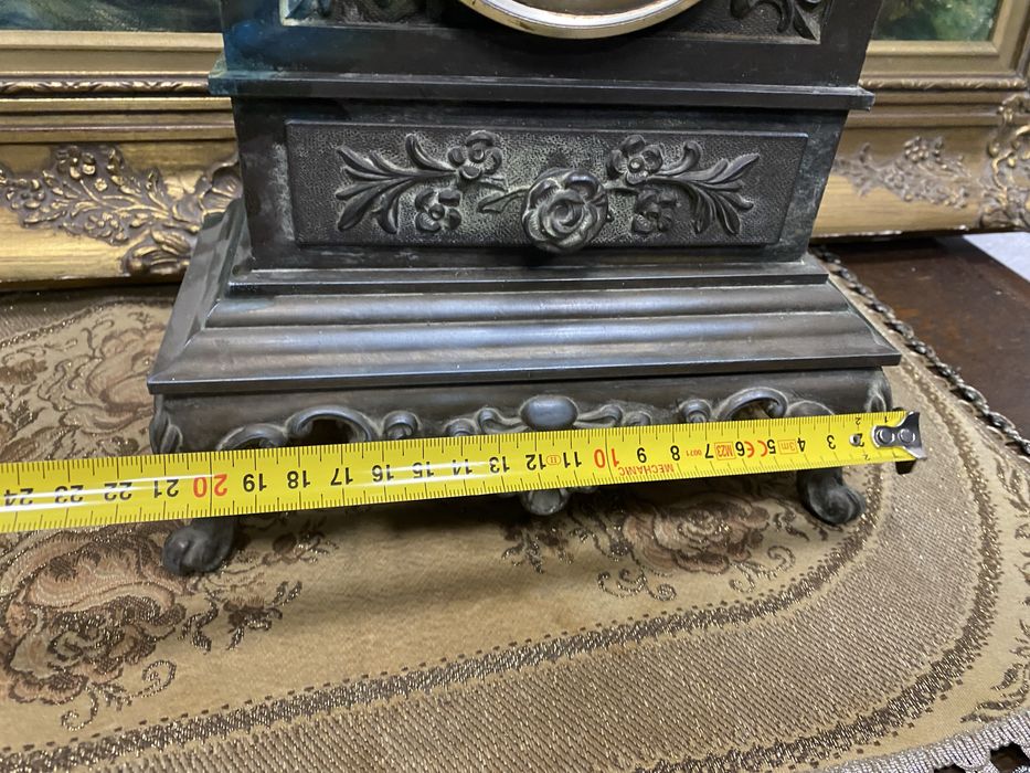 Настолен часовник Франция спелтър бароков стил кварц 1970