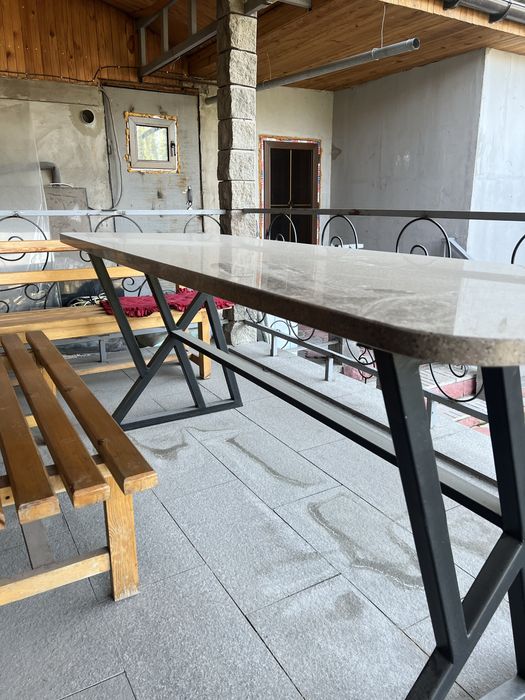 Мраморный обеденный стол