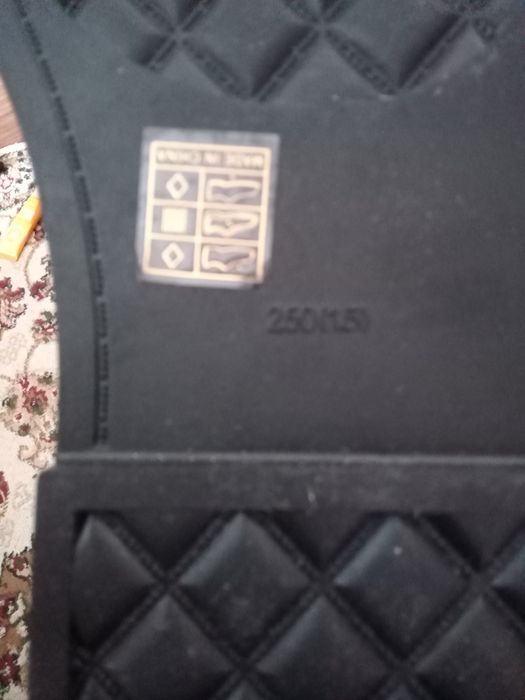 Продам женские новые ботинки