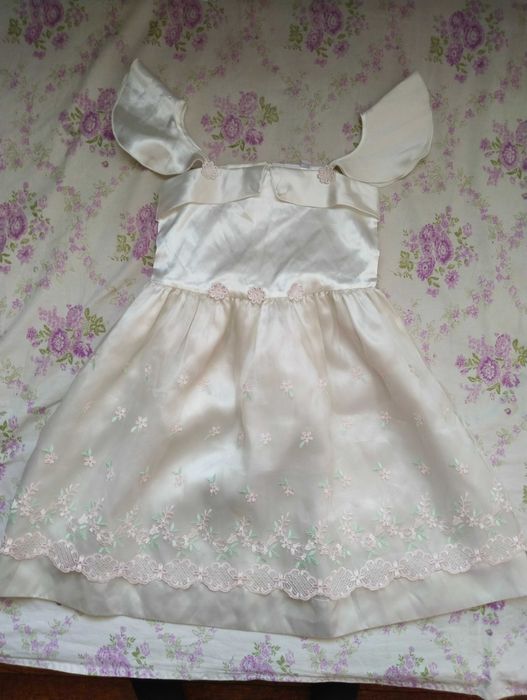 Продам платье на девочку