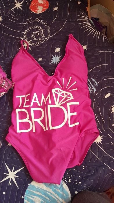 Costume bride team