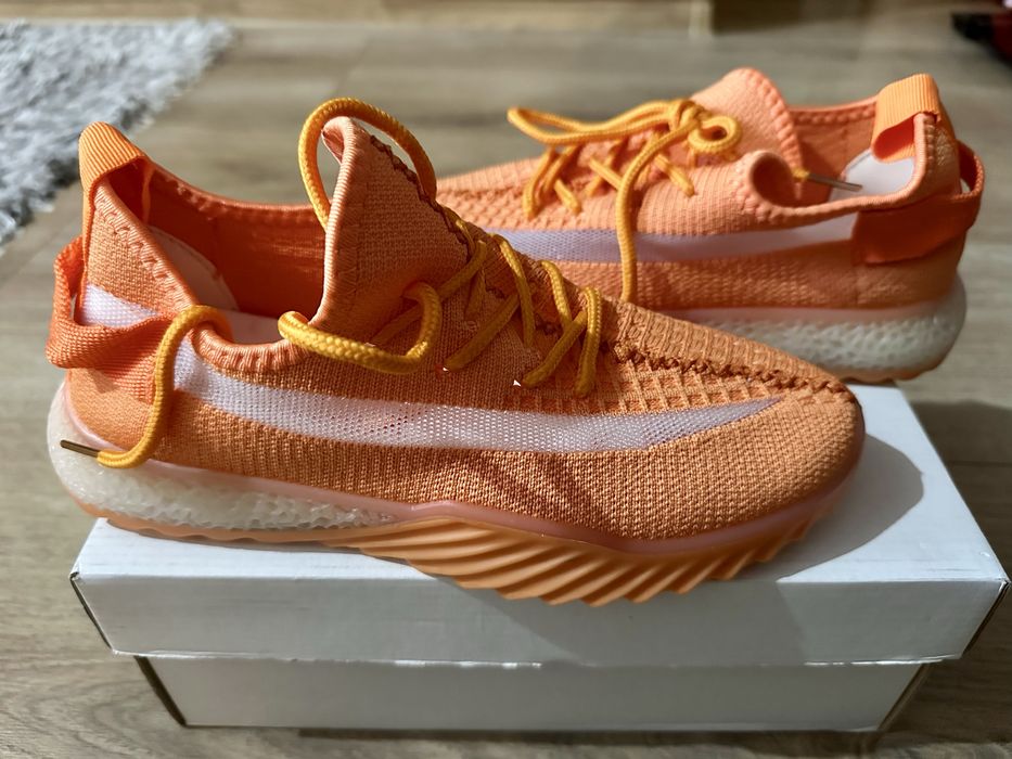 Дамски обувки в отанжев цвят