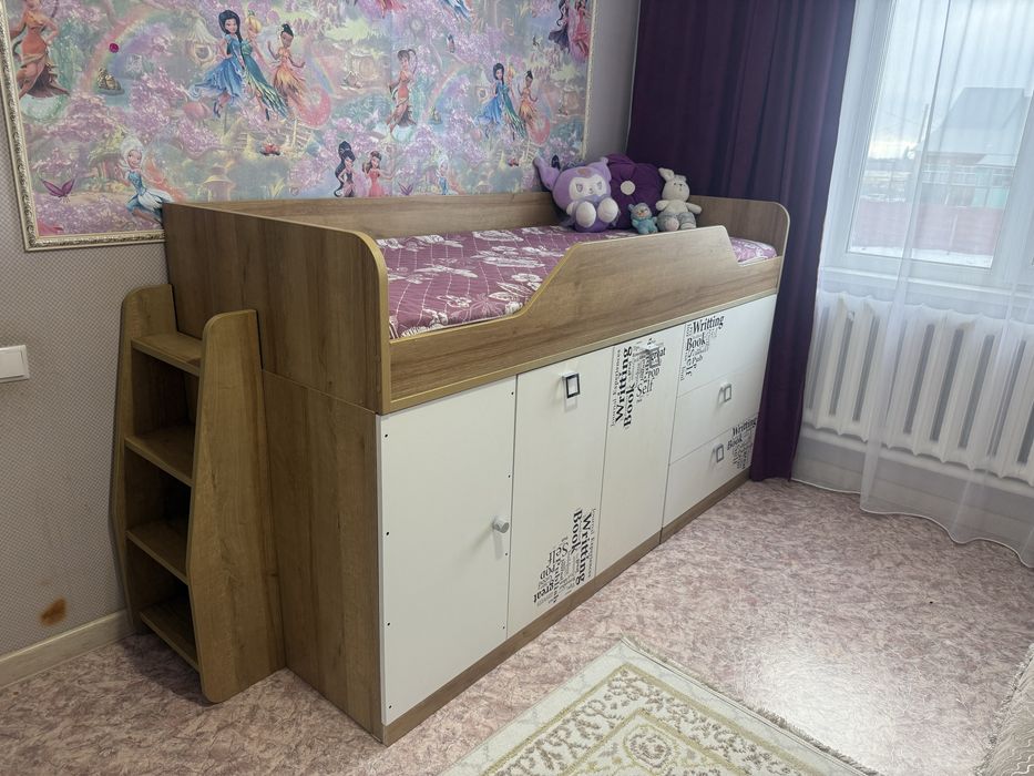 Детская койка со столом шкафом
