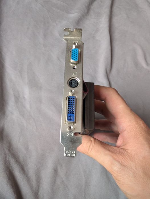 Pachet Plăci Video – Gigabyte Radeon HD 6850 1GB & MSI GeForce 8400 GS 512MB