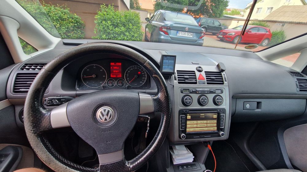 VAND VW CrossTouran