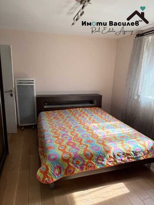 Дава се под наем Тристаен апартамент в София, Център - 85 кв.м за 797.64 € - Снимка #2