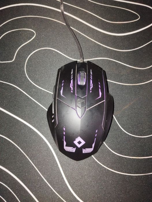 Игровая мышка с RGB подскажите 
DPI 
400
800
1800
16000
Продам срочно!