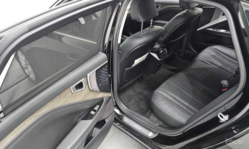 Kia K8 2.5 Gasoline 2WD Noblesse