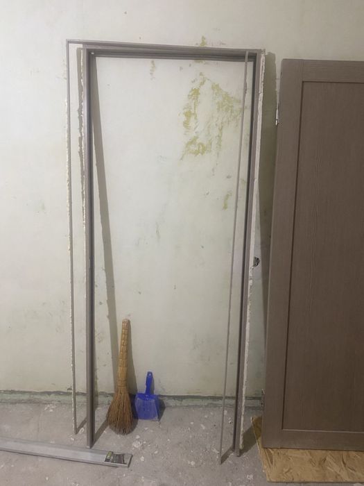 Двери с наличниками в отличном состоянии