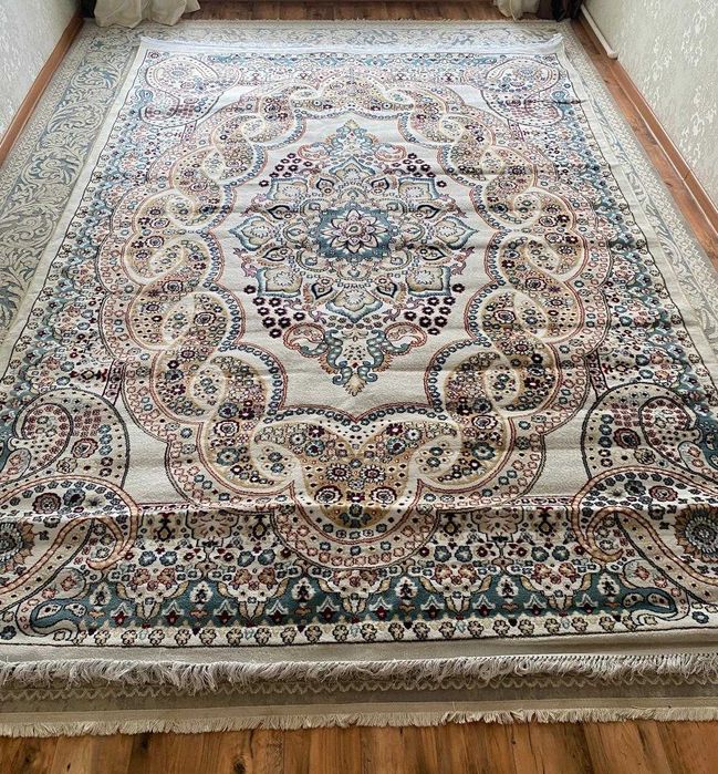 Продам новый ковёр 2,5х3,5