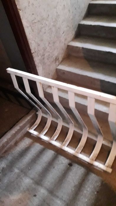 Метална ограда от дебело желязо