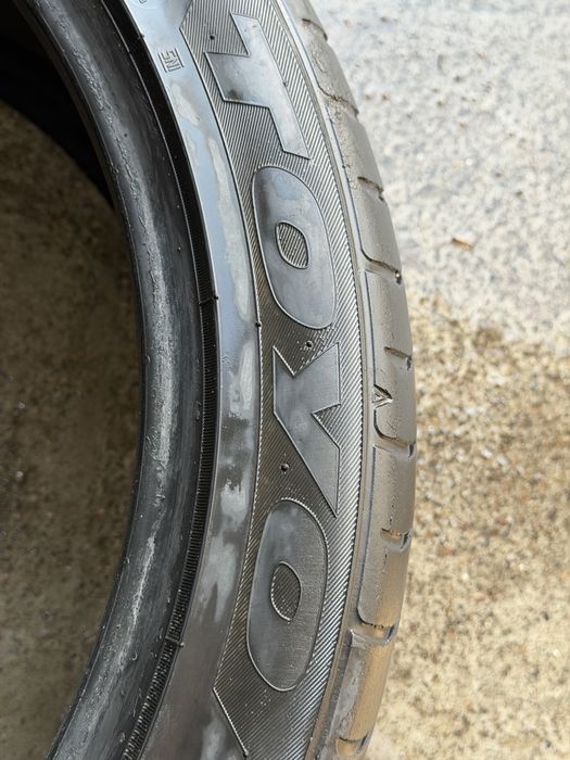 255/40/19 одиночка Toyo